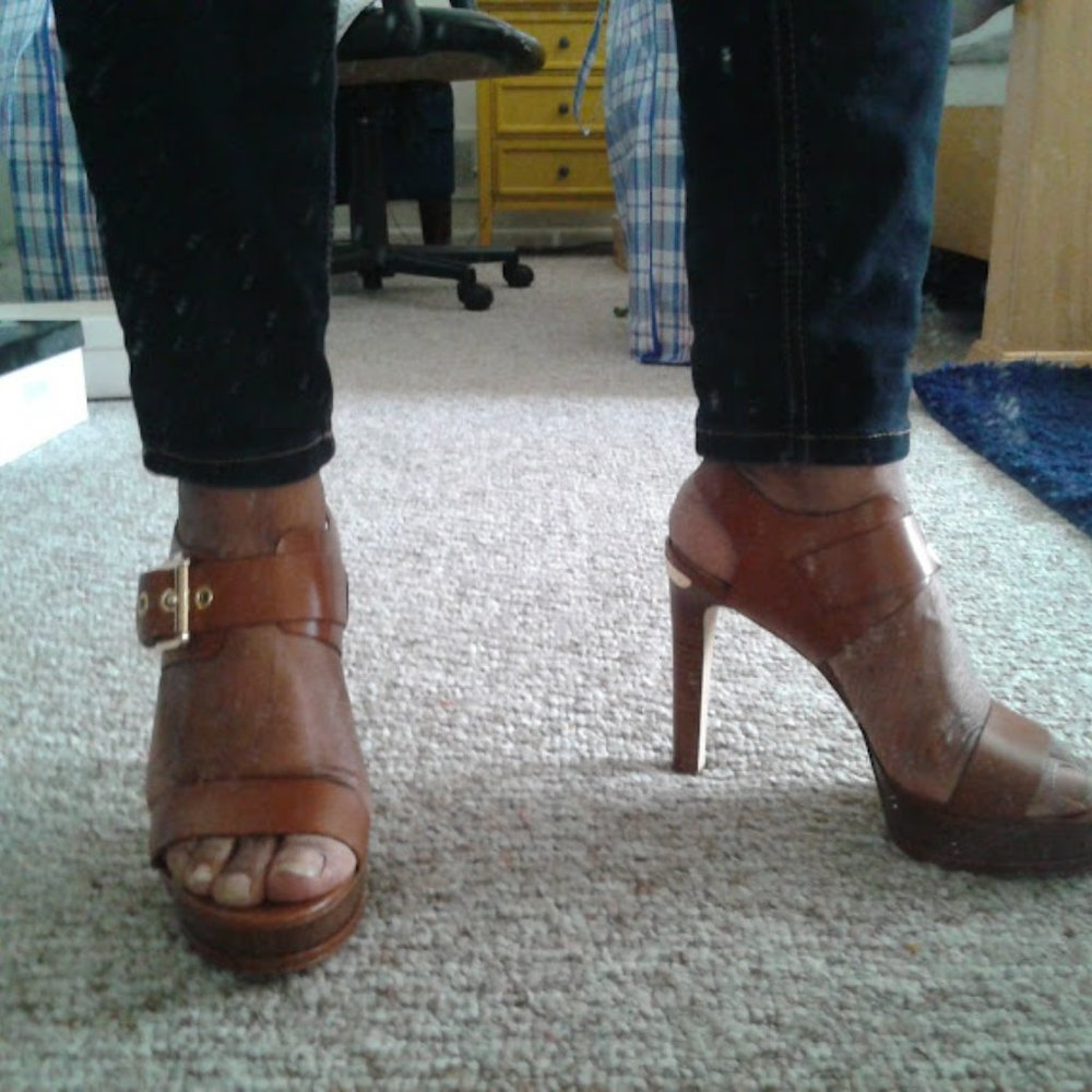 Blue Velvet Pumps - Picture 15 of 16
